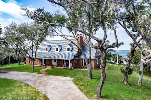 80 Bear Point Ln, Lake Placid, FL 33852