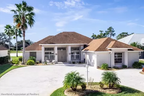 5064 Strafford Oaks Dr, Sebring, FL 33875