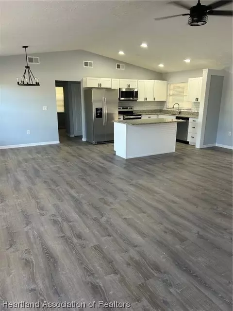 306 Jay Ave, Sebring, FL 33870 photo 5