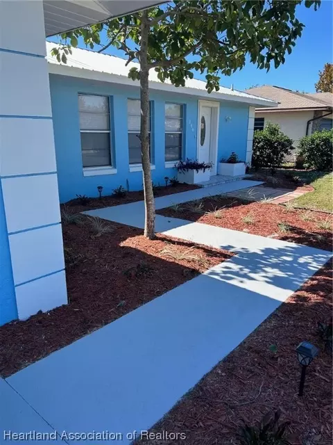 306 Jay Ave, Sebring, FL 33870 photo 2