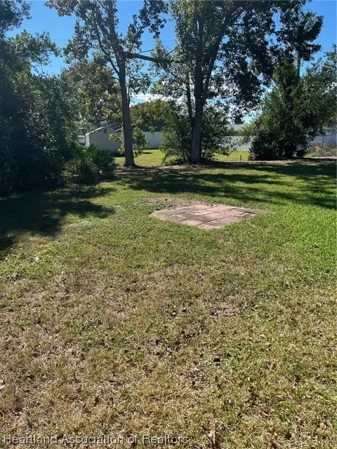 306 Jay Ave, Sebring, FL 33870 photo 4