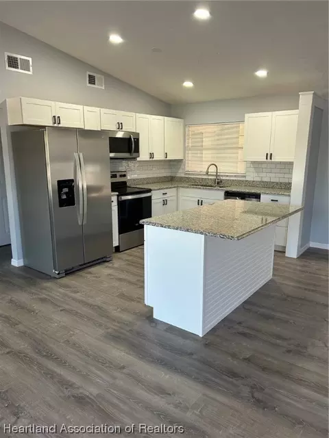 306 Jay Ave, Sebring, FL 33870 photo 6