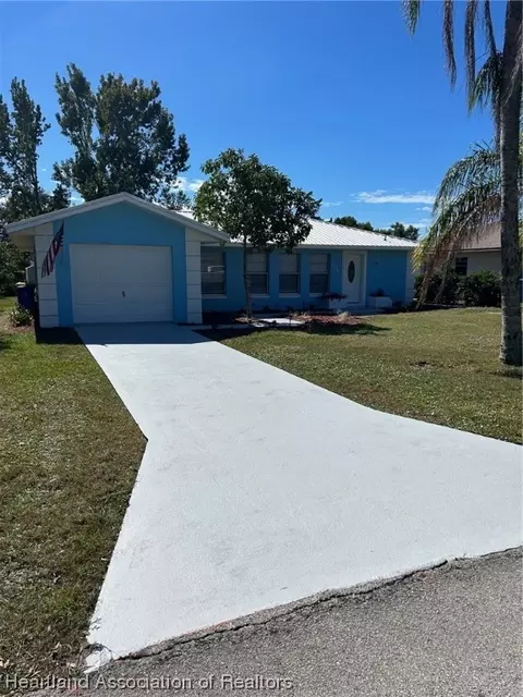 306 Jay Ave, Sebring, FL 33870 photo 3