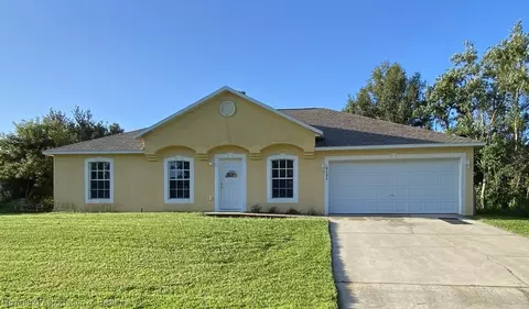 8123 Ancha St, Sebring, FL 33872