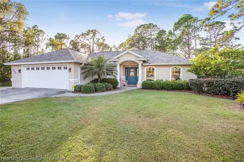 1102 Wildflower St, Lake Placid, FL 33852