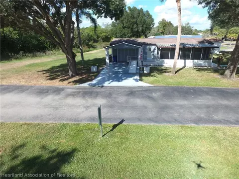 12 Venetian Pkwy, Lake Placid, FL 33852