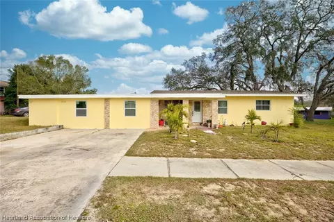 1522 Wolfe Dr, Sebring, FL 33870