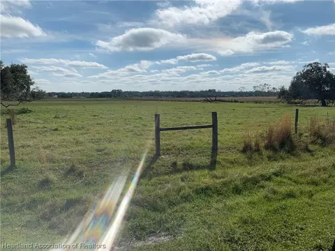 1009 Cattle Ranch Rd, Venus, FL 33960 photo 2