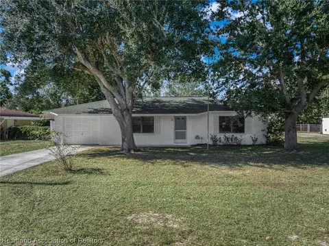 1622 Chatsworth St, Lake Placid, FL 33852