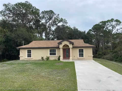 533 Highlands Lake Dr, Lake Placid, FL 33852