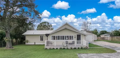 4506 Lakeview Dr, Sebring, FL 33870