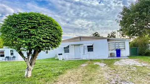 1682 NE 182nd St North M N 182 St, North Miami Beach, FL 33162