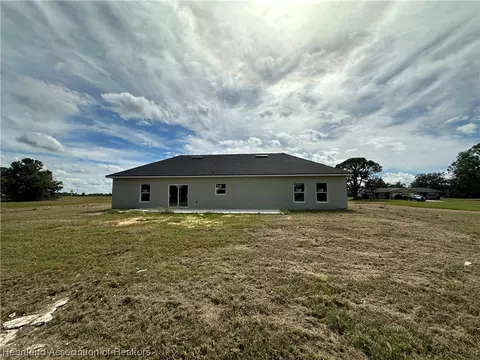7101 Honeysuckle Dr, Sebring, FL 33876 photo 11