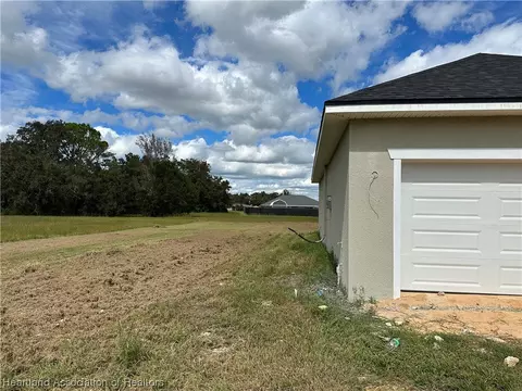 7101 Honeysuckle Dr, Sebring, FL 33876 photo 5