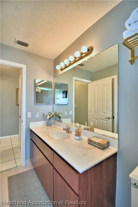 Bath - 4515 Duffer Loop, Sebring, FL 33872 photo 2 of 5