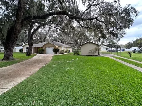 105 Morris Dr, Sebring, FL 33876 photo 4