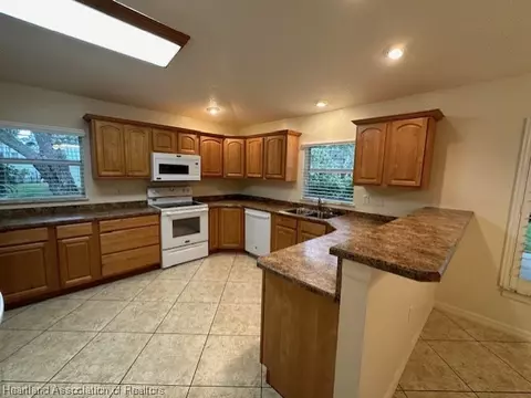 105 Morris Dr, Sebring, FL 33876 photo 3
