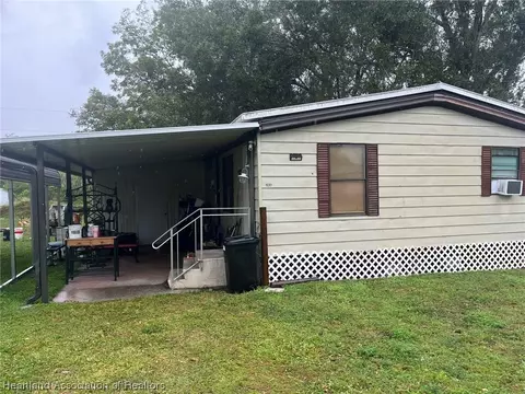 1137 Sparrow Rd, Wauchula, FL 33873