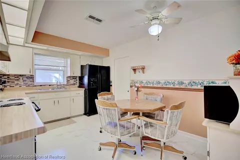 1637 Willow Run, Sebring, FL 33872 photo 13