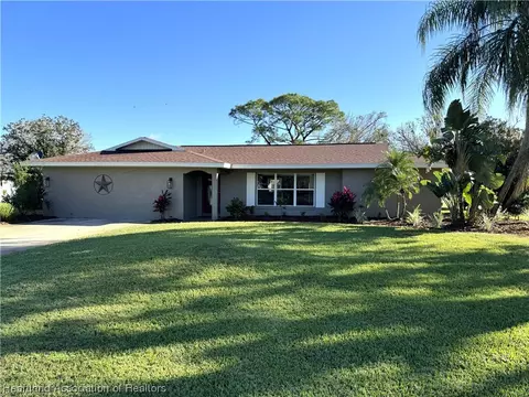 225 Blossom Dr, Sebring, FL 33876