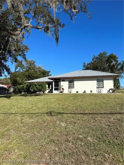 2810 Lakeview Dr, Sebring, FL 33870