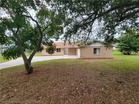 228 S Huntley Dr, Lake Placid, FL 33852