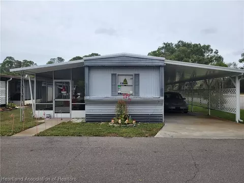 74 Pine Aire Cir, Lake Placid, FL 33852