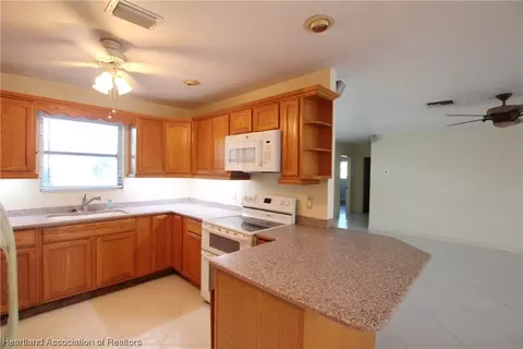 1030 Maple St, Okeechobee, FL 34974 photo 8