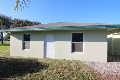 1030 Maple St, Okeechobee, FL 34974 photo 5
