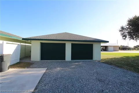 1030 Maple St, Okeechobee, FL 34974 photo 4