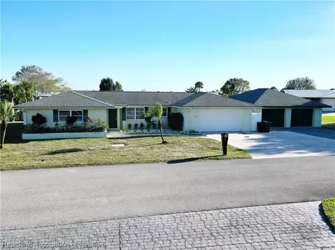 1030 Maple St, Okeechobee, FL 34974 photo 2