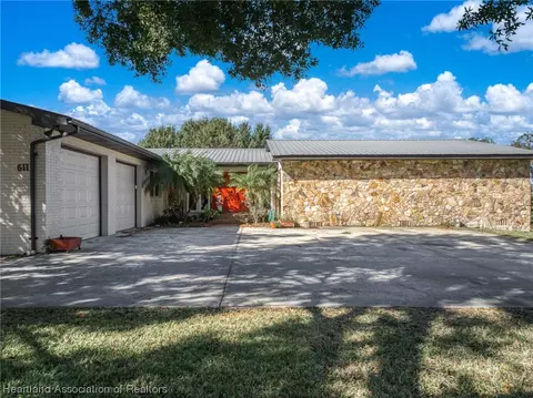 611 Lake Blue Dr, Lake Placid, FL 33852