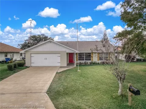 415 Mac Ln, Sebring, FL 33875
