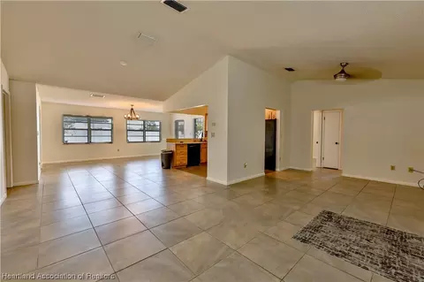 305 Eagle Ave, Sebring, FL 33870 photo 5