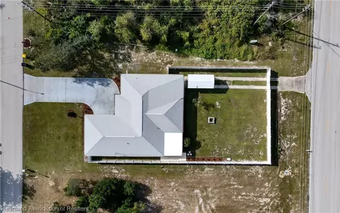 305 Eagle Ave, Sebring, FL 33870 photo 4