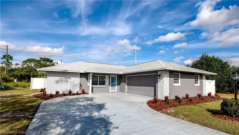 305 Eagle Ave, Sebring, FL 33870