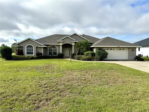 5016 Myrtle Beach Dr, Sebring, FL 33872