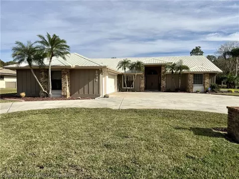 2016 Dog Leg Dr, Sebring, FL 33872