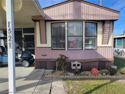 1521 Maine Ave, Frostproof, FL 33843