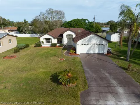 215 Dove Ave, Sebring, FL 33870