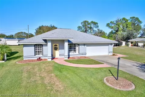 311 Thrush Ave, Sebring, FL 33870