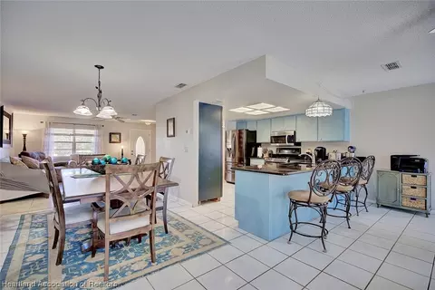 153 Friendly Cir, Sebring, FL 33876 photo 6