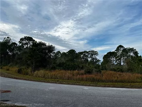5229 Levante Dr, Sebring, FL 33872 photo 3