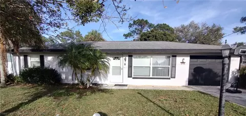 2734 King Dr, Sebring, FL 33870