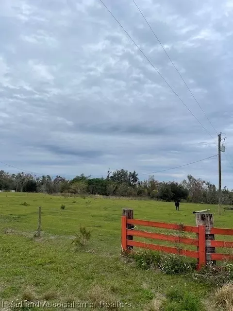 3126 Palmer Rd, Bowling Green, FL 33834