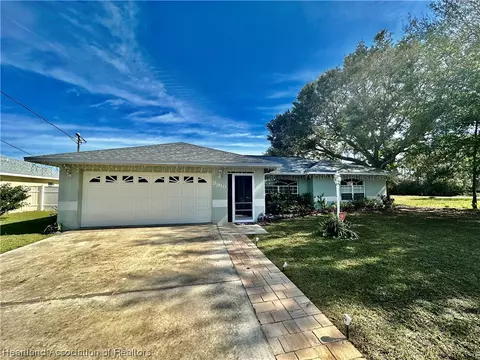 3910 Mendoza Ave, Sebring, FL 33872