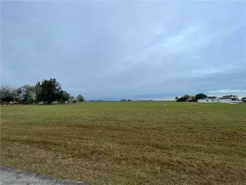 824 Winston Dr, Sebring, FL 33876