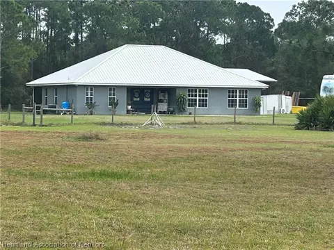 911 Apthorp Ave, Lake Placid, FL 33852