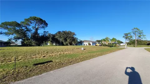 110 Friendly Cir, Sebring, FL 33876 photo 4