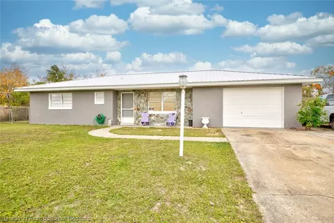 131 Grape Rd NW, Lake Placid, FL 33852